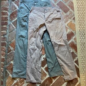 BUNDLE of 2 pair of Bonobos chinos